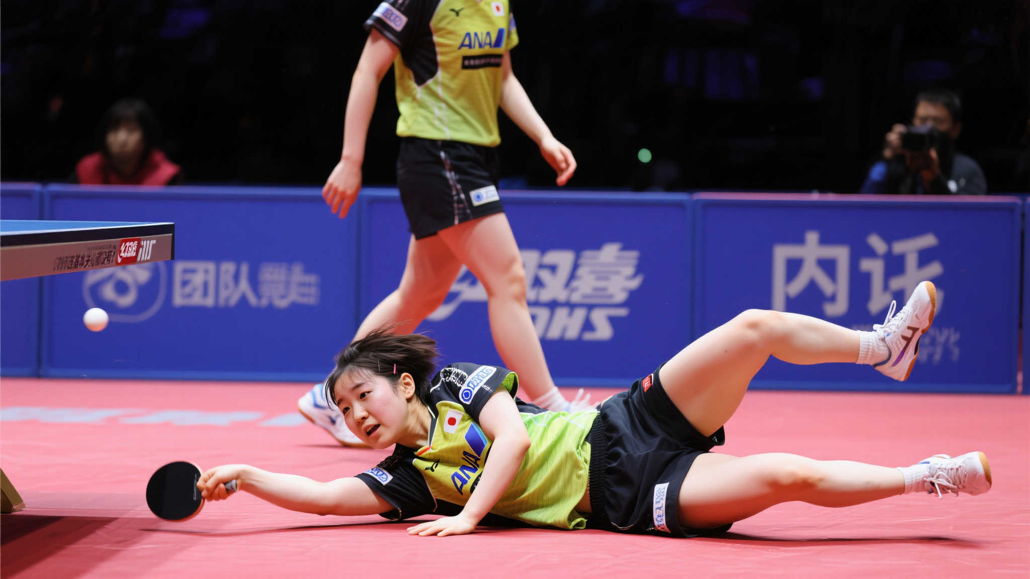 凭借其钢铁 凭借其钢铁